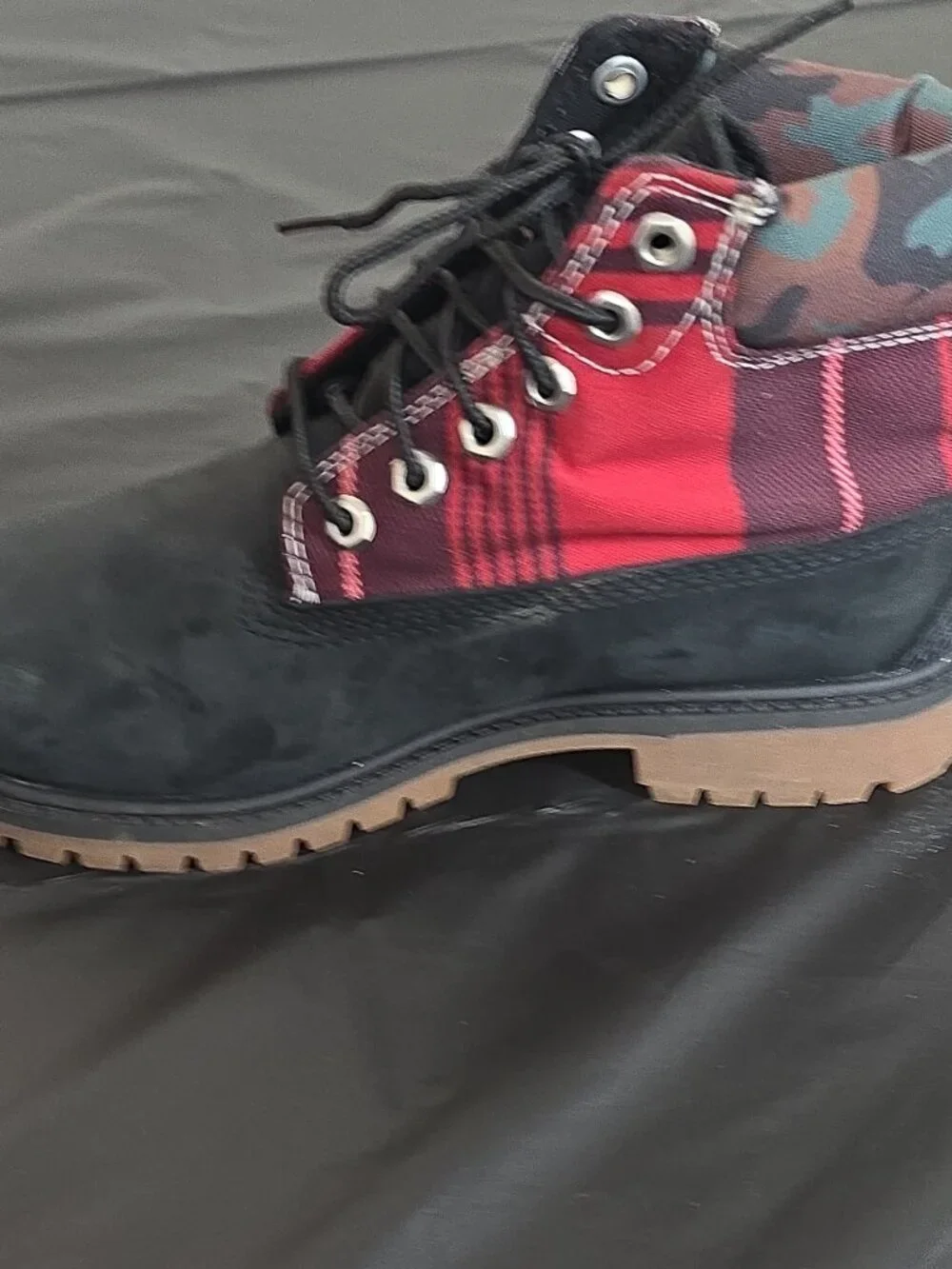 Timberland Black Nubuck Boots w/ Red Plaid & Camo Collar Size 2 Rare